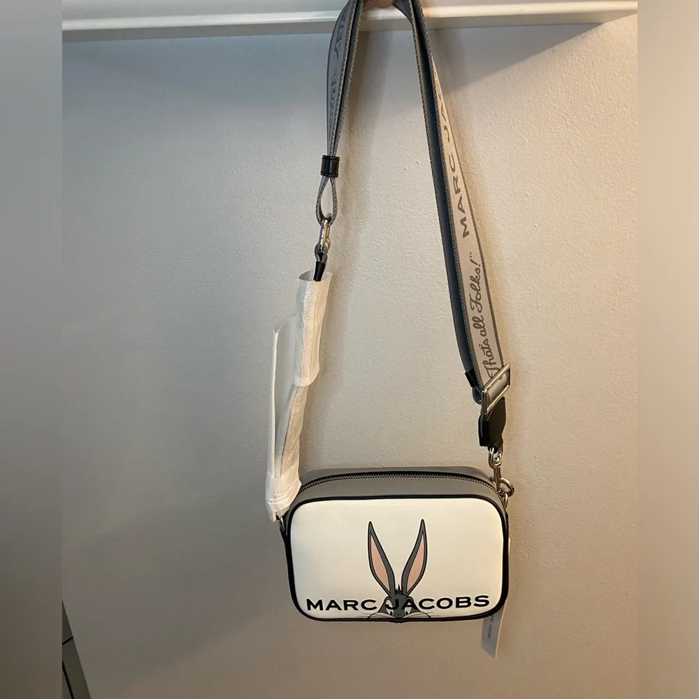 NWT Marc Jacobs Looney toons Bugs Bunny Camera Bag Crossbody - Picture 6 of 8